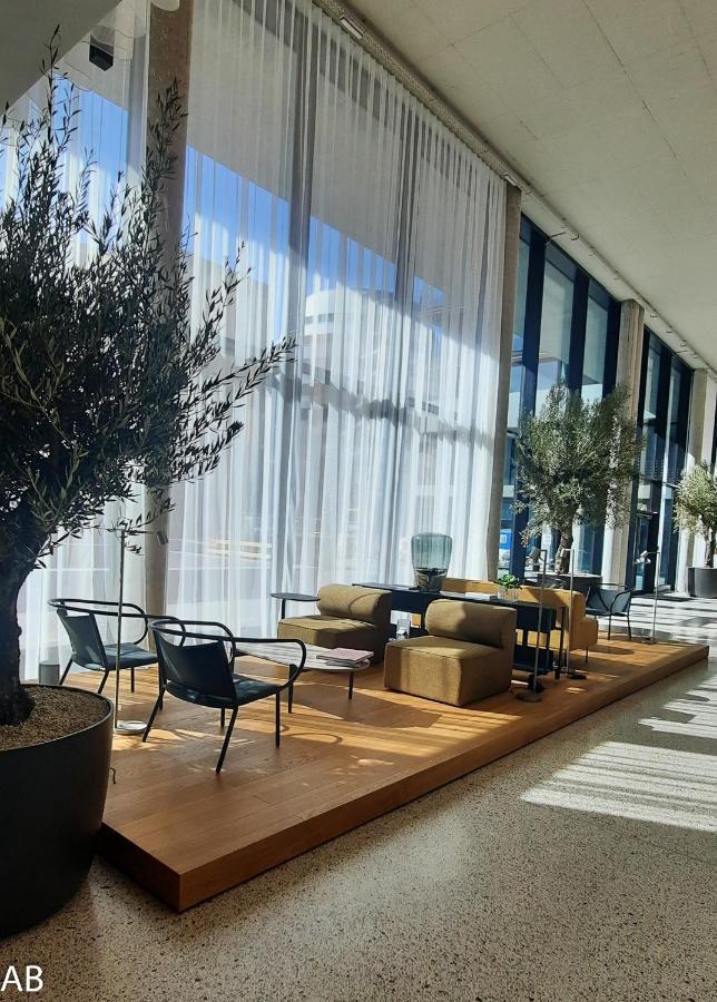 Superior Apartment & Rooftop Pool Виена Екстериор снимка