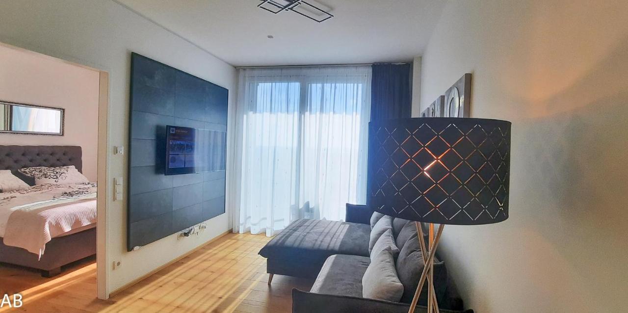 Superior Apartment & Rooftop Pool Виена Екстериор снимка