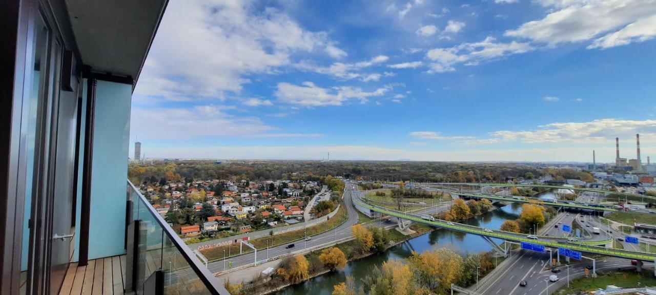 Superior Apartment & Rooftop Pool Виена Екстериор снимка